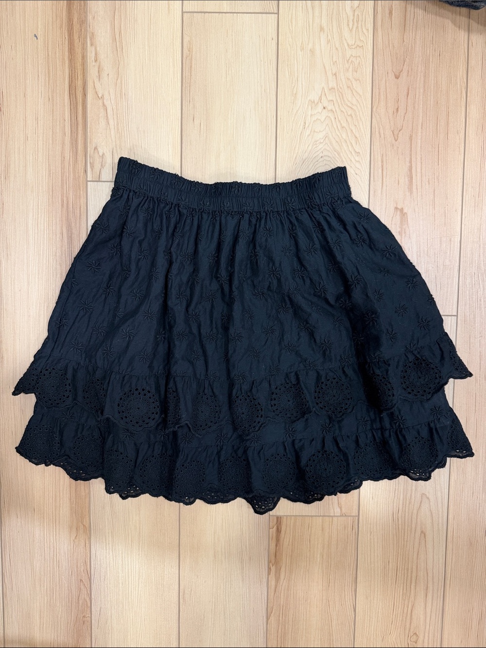 Gap Woman’s Black eyelet skirt XS